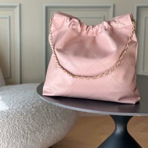 Alternative view of Top-tier goods_p High-volume pricing p780 France · Premium bespoke Chane1

AS3261# Chanel 2022 New Arrival Oiled Leather Calfskin Drawstring Tote

Exclusive real-shot Chanel chain bag, shoulder bag. Fall/Winter runway style💃 Soft and comfortable, exceptional quality. Beauty lovers, grab yours now! 

Pairs perfectly with winter coats. Versatile, minimalist, and spacious!

Size: 39x42x8cm