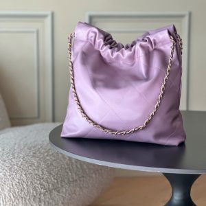 Alternative view of Top-tier goods_High-volume pricing p750 France·Premium bespoke Chane1

AS3260# Chanel 2022 New Arrival Oiled Leather Calfskin Drawstring Tote

Exclusive real-shot Chanel chain bag, shoulder bag—autumn/winter runway style💃 Soft and comfortable, exceptional quality. Beauty lovers, grab yours now! 

Pairs perfectly with winter coats. Versatile, minimalist, and spacious!

Size: 35x37x7cm