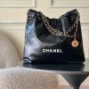 Top-tier goods_p High-volume pricing p780 France · Premium bespoke Chane1

AS3261# Chanel 2022 New Arrival Oiled Leather Calfskin Drawstring Tote

Exclusive real-shot Chanel chain bag, shoulder bag. Fall/Winter runway style💃 Soft and comfortable, exceptional quality. Beauty lovers, grab yours now! 

Pairs perfectly with winter coats. Versatile, minimalist, and spacious!

Size: 39x42x8cm