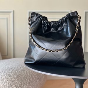 Alternative view of Top-tier goods_p High-volume pricing p780 France · Premium bespoke Chane1

AS3261# Chanel 2022 New Arrival Oiled Leather Calfskin Drawstring Tote

Exclusive real-shot Chanel chain bag, shoulder bag. Fall/Winter runway style💃 Soft and comfortable, exceptional quality. Beauty lovers, grab yours now! 

Pairs perfectly with winter coats. Versatile, minimalist, and spacious!

Size: 39x42x8cm