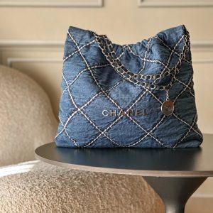 Top-tier goods_p high-volume pricing p810 France · Premium bespoke Chane1

AS3261# Chanel 2022 New Arrival Oil-waxed leather Calfskin Drawstring Tote

Exclusive real-shot Chanel chain bag Shoulder bag, Fall/Winter runway style💃 Soft and comfortable, exceptional quality. Beauty lovers, grab yours now! 

Pairs effortlessly with winter coats. Versatile, minimalist, and spacious!

Size: 39x42x8cm