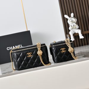 Ohanel 23ss Camellia Adjustable Buckle Lambskin Long Box
AP3431 Dimensions: 17*9.5*8cm (Large)
AP3430 Dimensions: 8.5*11*7cm (Small)