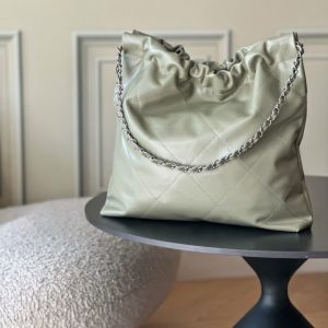 Alternative view of Top-tier goods_p High-volume pricing p780 France · Premium bespoke Chane1

AS3261# Chanel 2022 New Arrival Oiled Leather Calfskin Drawstring Tote

Exclusive real-shot Chanel chain bag, shoulder bag. Fall/Winter runway style💃 Soft and comfortable, exceptional quality. Beauty lovers, grab yours now! 

Pairs perfectly with winter coats. Versatile, minimalist, and spacious!

Size: 39x42x8cm