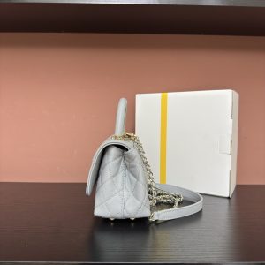 Alternative view of 750AS2215# Gray Ball Pattern with Gold Trim 💜 Exclusive Background 💜
Authentic Top-Quality Product 👜 Timeless Classic Handbag～
Coco Handle Flap Tote 🎁 Dimensions: 19*14*9cm