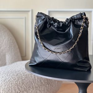 Alternative view of Top-tier goods_p High-volume pricing p780 France · Premium bespoke Chane1

AS3261# Chanel 2022 New Arrival Oiled Leather Calfskin Drawstring Tote

Exclusive real-shot Chanel chain bag, shoulder bag. Fall/Winter runway style💃 Soft and comfortable, exceptional quality. Beauty lovers, grab yours now! 

Pairs perfectly with winter coats. Versatile, minimalist, and spacious!

Size: 39x42x8cm