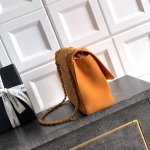 Alternative view of 1010💰🔥🔥🔥《Orange🍊 Red》OHANEL🌟🌟🌟2026 Spring/Summer Runway Oversized CF Double-Flip Series, 26SS Matthieu Blazy Spring/Summer Collection 🆕 New Classic Double Chain Bag. Crafted in dark suede with signature diamond quilting and gold double C clasp, exuding full vintage elegance! Chain shoulder strap design allows versatile 🉑️ hand-carry or 🉑️ crossbody wear.The soft, understated suede creates a perfect autumn/winter vibe. Frequently seen in vintage markets, high collectible value! Dimensions: 33x18x8 cm 66968