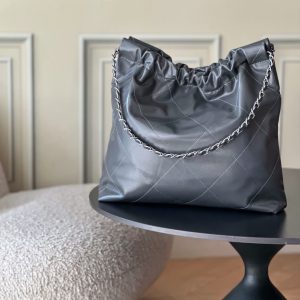 Alternative view of Top-tier goods_p High-volume pricing p780 France · Premium bespoke Chane1

AS3261# Chanel 2022 New Arrival Oiled Leather Calfskin Drawstring Tote

Exclusive real-shot Chanel chain bag, shoulder bag. Fall/Winter runway style💃 Soft and comfortable, exceptional quality. Beauty lovers, grab yours now! 

Pairs perfectly with winter coats. Versatile, minimalist, and spacious!

Size: 39x42x8cm