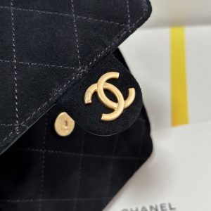 Alternative view of Classic Black ZP47930 purchased [happy]

Chanel 25K Hobo Bag [color]
The roasted chestnut brown is just too gorgeous!
Irresistibly sophisticated [happy][happy]
A runway show piece—super hard to get!
In person it's stunning, cool and gorgeous [rose][rose]
Amazing capacity too [666][666]
Highly recommended [sun]

Genuine suede [celebrate][celebrate]
AS5293 (30*26*14cm)