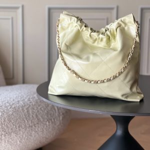 Alternative view of Top-tier goods_p High-volume pricing p780 France · Premium bespoke Chane1

AS3261# Chanel 2022 New Arrival Oiled Leather Calfskin Drawstring Tote

Exclusive real-shot Chanel chain bag, shoulder bag. Fall/Winter runway style💃 Soft and comfortable, exceptional quality. Beauty lovers, grab yours now! 

Pairs perfectly with winter coats. Versatile, minimalist, and spacious!

Size: 39x42x8cm