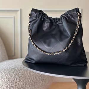Alternative view of Top-tier goods_p high-volume pricing p810 France · Premium bespoke Chane1

AS3261# Chanel 2022 New Arrival Oil-waxed leather Calfskin Drawstring Tote

Exclusive real-shot Chanel chain bag Shoulder bag, Fall/Winter runway style💃 Soft and comfortable, exceptional quality. Beauty lovers, grab yours now! 

Pairs effortlessly with winter coats. Versatile, minimalist, and spacious!

Size: 39x42x8cm
