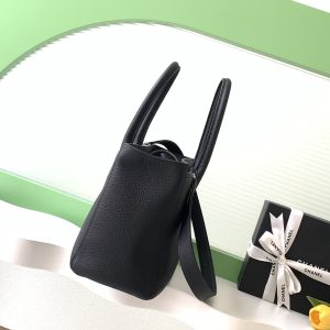 Alternative view of 1030容量大，13寸电脑轻松装下，实用又时髦，职场&时尚爱好者必入！
款号AS2157
尺寸24-36-14