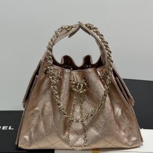 𝟤𝟧𝖡𝖺𝗀 New Arrival Champagne Gold Small Size
Retail Price 𝟦𝟩𝟪𝟢𝟢𝗋𝗆𝖻 Purchase Development~

Runway Hit 𝟤𝟧𝖡𝖺𝗀 Hippie 𝗁𝗈𝖻𝗈🔥
Unique design with a bold, commanding style
Extra-large capacity effortlessly holds daily essentials❕
The ultimate value companion for shopping and travel

Leather: 𝖠𝗇𝗍𝗂𝖻𝖺 Glossy 𝗓𝗉 Calfskin
Dimensions: 𝟥𝟢*𝟤𝟨*𝟣𝟦 𝖼𝗆
Model: AS5293