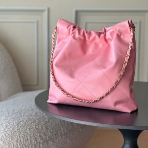 Alternative view of Top-tier goods_High-volume pricing p750 France·Premium bespoke Chane1

AS3260# Chanel 2022 New Arrival Oiled Leather Calfskin Drawstring Tote

Exclusive real-shot Chanel chain bag, shoulder bag—autumn/winter runway style💃 Soft and comfortable, exceptional quality. Beauty lovers, grab yours now! 

Pairs perfectly with winter coats. Versatile, minimalist, and spacious!

Size: 35x37x7cm