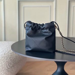 Alternative view of Top-tier goods_High-volume pricing p680
France · Premium bespoke Chane1

The new 2025 AS3980# Chane1 Mini 22 hits the bullseye

Chanel's bags and accessories always spark desire—especially from the just-concluded 2023 Spring/Summer collection

Particularly these two new colorways of the Mini Size 22 bag
Classic mini edition—utterly captivating.

Size: 19x20x6cm