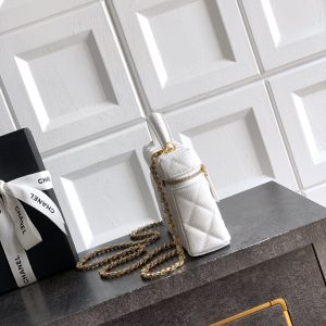 Alternative view of 790💰 Milkshake White Diamond💠 logo 26P🆕🆕🔮🔮🔮 OHANEL 🍠🍠🍠🍠 LP🐂 Leather Lunchbox Bag in Black is now in stock!🈶｜Owning this bag is pure luck!I'm already head over heels for it! The chain strap ⛓️ is detachable, and it fits your Pro Max or daily essentials like makeup, earbuds, keys... effortlessly stylish ✨✨ Stunning whether carried by hand or worn crossbody. Perfect for everyday outfits—super chic and fashion-forward 🖤🖤 (19.5×17×5cm)