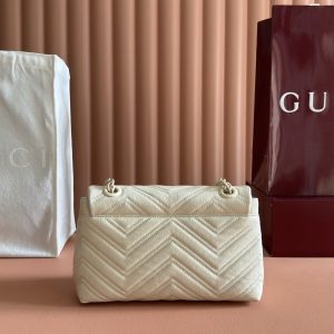 Alternative view of p850💋💋💋【Original Factory Packaging with Full Counter Accessories】This iconic GG Marmont series handbag is meticulously crafted from exceptionally supple calfskin leather, adorned with double G-shaped hardware and paired with a multi-faceted chain shoulder strap. The entire bag structure is soft and refined.Black quilted V-shaped nappa leather with tonal enamel hardware Black rayon lining Double G interior: 1 open pocket Slide chain shoulder strap: 23.5cm - 45cm Magnetic snap closure Model: 855371.Dimensions: 23 cm (W) x 17 cm (H) x 9 cm (D) Weight: Approx. 0.75 kg