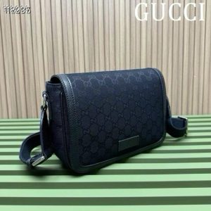 Batch 300... Model: 449172 Black Canvas Dimensions: 28x20x9cm Gucci Boutique New Arrival Flat Messenger Bag, meticulously crafted from soft premium canvas! Minimalist design seamlessly blends with the brand's iconic emblem! Adjustable shoulder strap 🉑️ ✅ Super spacious capacity, unisex style