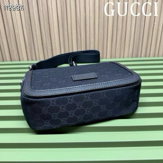 Batch 300... Model: 449172 Black Canvas Dimensions: 28x20x9cm Gucci Boutique New Arrival Flat Messenger Bag, meticulously crafted from soft premium canvas! Minimalist design seamlessly blends with the brand's iconic emblem! Adjustable shoulder strap 🉑️ ✅ Super spacious capacity, unisex style - Image 7
