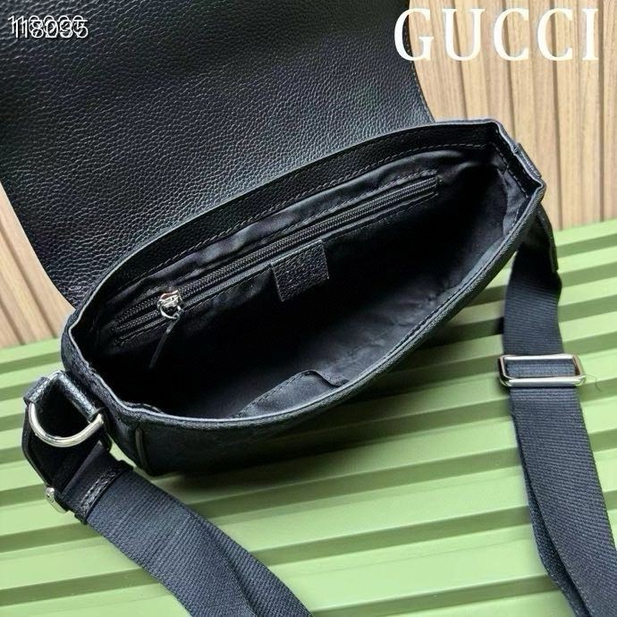 Batch 300... Model: 449172 Black Canvas Dimensions: 28x20x9cm Gucci Boutique New Arrival Flat Messenger Bag, meticulously crafted from soft premium canvas! Minimalist design seamlessly blends with the brand's iconic emblem! Adjustable shoulder strap 🉑️ ✅ Super spacious capacity, unisex style - Image 9