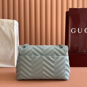 Alternative view of p970💋💋💋【Complete with original boutique packaging】💕 Fall/Winter 2025 Collection. The brand's iconic GG Marmont series masterfully blends the classic double G motif with faceted chain straps, creating a silhouette that is soft yet structured.Crafted from soft, lightweight quilted V-grain calf leather, this piece features tonal enamel hardware and chain accents.Black soft lightweight quilted V-grain calf leather Matching enamel hardware and chain Black rayon lining Double G interior: Zippered pocket Exterior: Back open pocket Sliding chain shoulder strap: Height: 28 cm – 51 cm Magnetic closure Model: 850676.Dimensions: 31 cm (W) x 17 cm (H) x 8 cm (D) Weight: Approx. 0.5 kg Color: Blue/Soft Leather Made in Italy