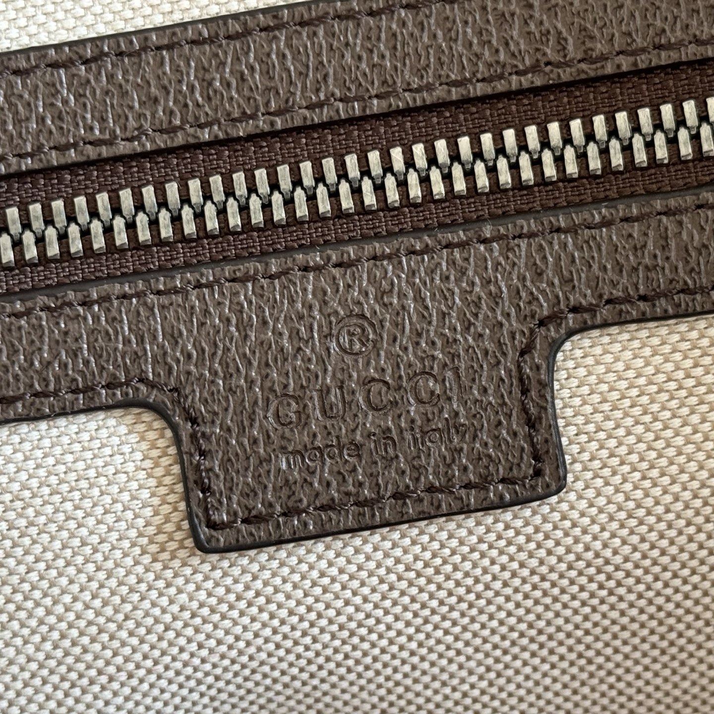 p970๐๐๐ Vibrant camouflage meets distinctive color combinations, reimagining the iconic GG pattern. Crafted from marble-effect GG monogram coated fabric, this travel bag features a matching ID tag and key ring.Pink and red camouflage marble GG monogram coated fabric Brown, pink, and red leather trim Palladium-tone hardware Natural cotton-linen lining Double G Capacity: 28 liters Interior: 1 zippered pocket Exterior: 1 removable luggage tag, 1 lock, 1 key ring Handle height:12 cm. Detachable adjustable leather shoulder strap (height: 119 cm - 134 cm). Zipper closure. Model: 834460. Dimensions: 44 cm (width) x 29 cm (height) x 25 cm (depth). Weight: approx. 2.3 kg. Color: Blue camouflage/PVC. Made in Italy. - Image 8