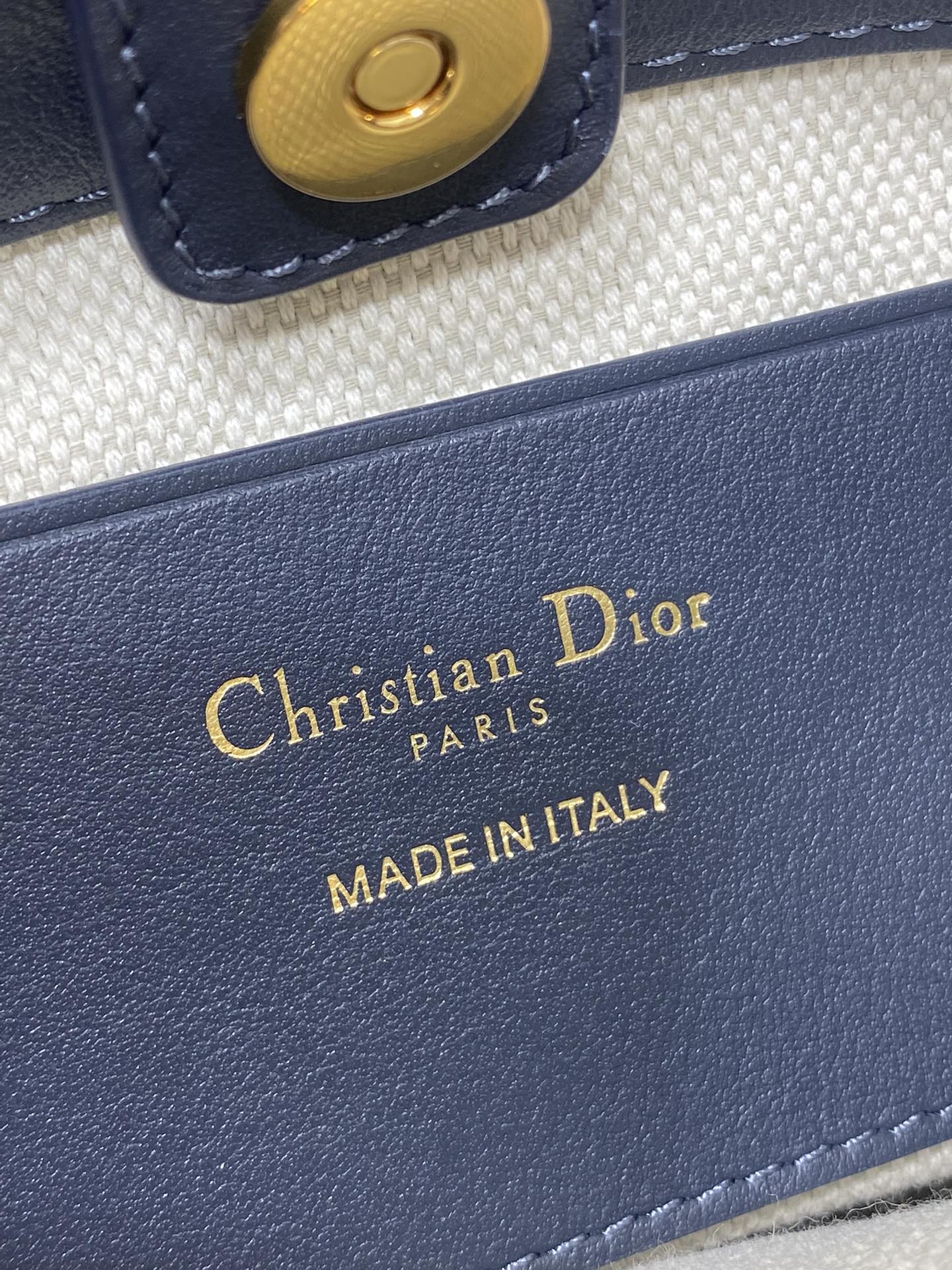 In Stock‼️ Dior's New Star Bucket Bag Collection The latest stunning handbags have arrived! Crafted from classic Oblique monogram fabric with exquisite workmanship, this adorable bucket bag design blends elegance with modern style. Its soft silhouette features a drawstring closure and removable long shoulder strap, combining practicality with beauty. Perfect for holiday outings—carry it with flair wherever you go! - Image 9