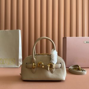 p970💋💋💋【Full Counter Packaging】Aventure Nappa Leather Tote/Crossbody Bag ~ Mini 21cm Size: W21×14.5×8.5cm【Mini】Style No.: MM0_5BP240MM Model Photo