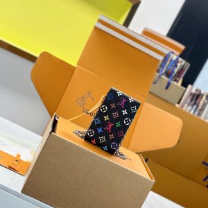 Alternative view of Internal Price P770【Premium MB High-Stretch Fabric】 MÉTIS Phone Case Model: M14098 Black Materials: A+ Grade Full Steel Hardware, Imported High-Stretch Fabric Packaging: Full Premium Duty-Free MB Packaging Dimensions: 17.5 x 4 x 10.4 cm (Height x Width x Length)