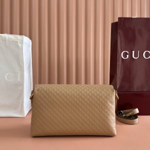 Alternative view of p910💋💋💋【Genuine Leather Configuration with Full Boutique Packaging】This handbag blends modern silhouettes with the brand's iconic patterns.This sleekly tailored piece features an antique gold-tone chain adorned with circular interlocking double G details. Its two-compartment design offers ample interior storage. Mustard yellow GG print embossed suede Antique gold-tone hardware Brown cotton-linen blend lining Interior: 2 compartments, 1 open pocket Chain shoulder strap height: 15 cm;Length: 45 cm. Detachable, adjustable leather shoulder strap (Height: 40 cm - 46 cm; Length: 87 cm - 97 cm). Magnetic snap closure. Model: 857622. Dimensions: 28 cm (W) x 16 cm (H) x 7 cm (D). Weight: Approx. 0.9 kg. Color: Apricot/Embossed.