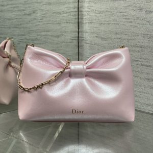 Alternative view of In Stock‼️🎀Dior-LAMBSKIN 2026 Spring/Summer New Arrival LAMBSKIN Chain Bag. A fresh silhouette crafted from supple calfskin leather, this elegant and sophisticated piece offers versatile functionality to carry all your essentials. The perfect companion for both daytime and evening wear.Features a detachable chain strap adorned with a bow🎀 for added charm. Can be carried by hand or worn crossbody. 0713 Size: 26*16*10cm