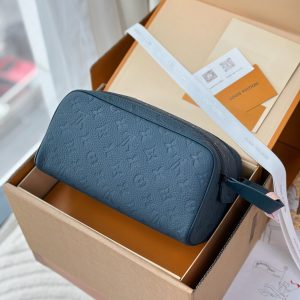 Alternative view of Internal Price P870. M11497 Blue (〽️Grade A Full Steel〽️) Personalized Edition! 163 Variable-Code Chip, DOPP KIT Toiletry Bag!This Dopp Kit features ample space crafted from Monogram grained calf leather, with dual zippers and a washable lining to effortlessly organize toiletries and travel essentials. Perfect as a thoughtful gift or to complement Louis Vuitton luggage. Dimensions: 15 x 16.5 x 28 cm (H x W x L).