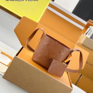 Alternative view of Internal Price P1130【Premium MB Genuine Leather】x TM ALL IN BB Handbag Model: M28820 Brown Materials: Grade A Full Steel Hardware, Imported Genuine Fabric Packaging: Complete Original Duty-Free MB Packaging Dimensions: 18x16x12cm