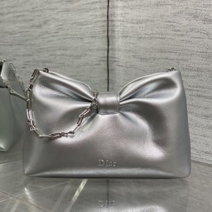 Alternative view of In Stock‼️🎀Dior-LAMBSKIN 2026 Spring/Summer New Arrival LAMBSKIN Chain Bag. A fresh silhouette crafted from supple calfskin leather, this elegant and sophisticated piece offers versatile functionality to carry all your essentials. The perfect companion for both daytime and evening wear.Features a detachable chain strap adorned with a bow🎀 for added charm. Can be carried by hand or worn crossbody. 0713 Size: 26*16*10cm