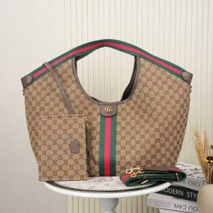 Batch 320... GUCCI new arrivals, boutique-quality, top-tier authentic factory surplus. Actual photos! Style No.: 853971 Coffee Apricot Fabric. 🎈🎈🎈 Dimensions: 60cm (W) x 47cm (H) x 16cm (Side Depth). 🎉🎉🎉 Now shipping!