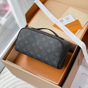 Alternative view of Internal Price: P850.M11508 Black Flower (〽️Grade A Full Steel Edition〽️) Personalized Customization! 163 Variable-Code Chip, Toiletry Bag! This Toiletry Bag 2 Compartments travel organizer is crafted from Monogram Eclipse coated canvas, featuring a large opening and built-in accordion design. Its two distinctive internal compartments perfectly accommodate various toiletries.Dual zippers and a washable textile lining enhance practicality, while the top handle ensures easy carrying. Dimensions: 24 x 13 x 13 cm (Length x Height x Width).