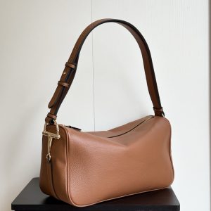 Alternative view of Batch 330... Model Number: 862530 Dimensions: 38/20/15 cm