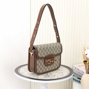 Alternative view of Batch 320...🌈🔥Gucci 1955 Horsebit Bag! Classic horsebit buckle + Monogram + brown trim design, brimming with vintage charm. Three versatile ways to wear it—crossbody, short shoulder strap, or long shoulder strap—all look amazing! This season's must-have piece, poised to take the fashion world by storm again!Doesn't it make your heart skip a beat and make you want to grab it right away? Model: 602204, Dimensions: 25x18x8cm!