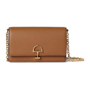 🔥The brand reinterprets iconic elements through a contemporary lens, revitalizing Gucci's half-horsebit design. Crafted from supple calf leather, this classic accessory infuses fresh style. The wallet features grained soft leather with a light gold-tone half-horsebit detail on the side.Brown grained soft leather with light gold-tone hardware. Cotton-linen blend lining in matching tones. Inside the horsebit: 6 card slots, 1 flat pocket, 1 gusseted zipper pocket, and 1 open compartment. Detachable chain shoulder strap (50 cm drop). Snap closure. Model: 855654.Dimensions: 20 cm (W) x 12 cm (H) x 3.5 cm (D) Weight: Approx. 457 g Color: Brown/Full Leather