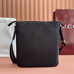 Alternative view of p460. 💋💋💋【Full Counter Packaging】GG Crossbody Bag. A curated selection from the GG Pre-Fall collection, this crossbody bag is the perfect addition to your everyday look. Crafted with meticulous attention to detail, this essential accessory features the iconic interlocking monogram pattern reimagined for contemporary wear.Crafted from black GG Supreme canvas with a woven strap for added flair. Black GG Supreme canvas, black leather trim, cotton-linen blend lining. Model: 449185. Dimensions: 30.5 cm (W) x 33 cm (H) x 2 cm (D). Color: Black/Canvas.