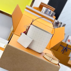 Internal Price P1100【Premium MB Genuine Leather】ALL IN BB Handbag Model: M15130 Materials: A+ Grade Full Steel Hardware, Imported Genuine Leather Packaging: Full Premium Duty-Free MB Packaging Dimensions: 18 x 12 x 16 cm