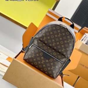 Internal Price P1250【Premium MB High-Stretch Fabric】 DISCOVERY Small Backpack Model: M46684 Materials: A+ Grade All-Steel Hardware, Imported High-Stretch Fabric Packaging: Full Premium Duty-Free MB Packaging Dimensions: 38 x 20 x 29 cm (Height x Width x Length)