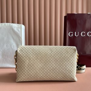 Alternative view of p990💋💋💋【Original Factory Packaging with Full Counter Set】This handbag blends modern silhouettes with the brand's iconic patterns. Featuring sleek lines and a chain in antique gold with circular interlocking double G details, it offers ample interior storage with a two-tiered compartment design.Brown GG embossed suede with antique gold hardware. Brown cotton-linen blend lining. Interior: 2 compartments, 1 open pocket. Chain shoulder strap height: 8 cm. Detachable, adjustable leather shoulder strap (height: 42 cm). Magnetic snap closure. Model: 857362.Dimensions: 36 cm (W) x 19.5 cm (H) x 9.5 cm (D) Weight: Approx. 1.1 kg Color: Apricot suede/embossed