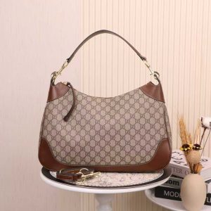 Batch 350... Premium quality, genuine leather, style no. 855251 in coffee brown 🔥🔥🔥 Dimensions: 40cm width x 25cm height x 9cm depth 🎉🎉🎉 Exclusive debut release