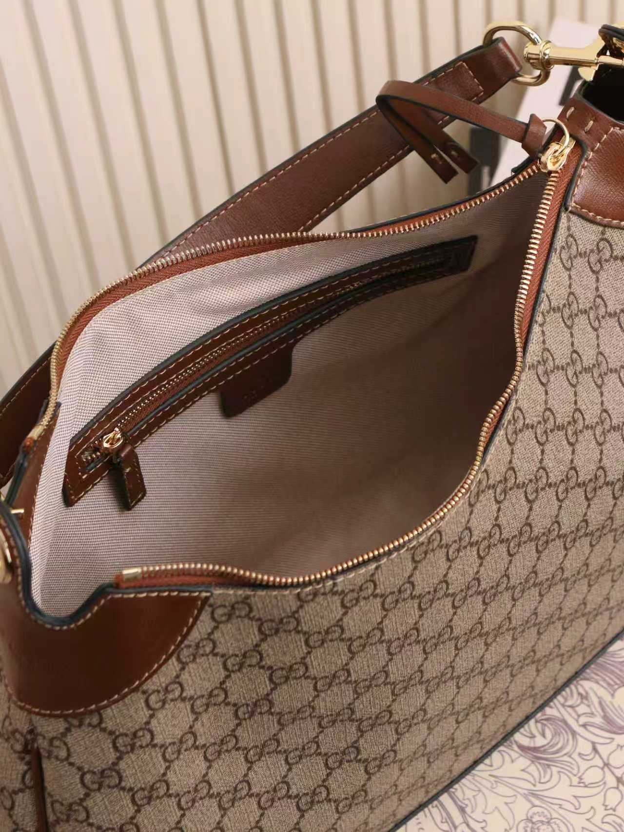 Batch 350... Premium quality, genuine leather, style no. 855251 in coffee brown ๐ฅ๐ฅ๐ฅ Dimensions: 40cm width x 25cm height x 9cm depth ๐๐๐ Exclusive debut release - Image 8