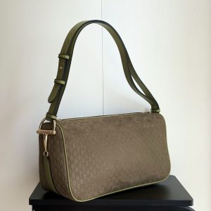 Alternative view of Batch 340... Model Number: 862530 Dimensions: 38/20/15 cm