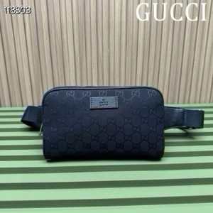 Batch 270.. Style No.: 449174 Apricot Black Dimensions: 22.5*15*4cm Gucci Canvas & Leather Double G Print Zipper Bag 🉑️ Works as a chest bag 🉑️ Works as a waist bag Can be worn crossbody, unisex, lightweight for outings Holds daily essentials with ease