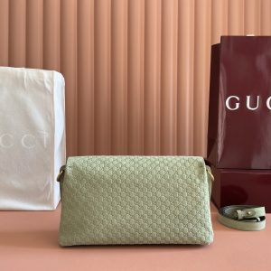 Alternative view of p870💋💋💋【Genuine Leather Configuration with Full Boutique Packaging】This handbag blends contemporary silhouettes with the brand's iconic patterns.This sleekly tailored piece features an antique gold-tone chain adorned with circular interlocking double G details. Its two-compartment design offers ample interior storage. Mustard yellow GG print embossed suede with antique gold-tone hardware Brown cotton-linen blend lining Interior: 2 compartments, 1 open pocket Chain shoulder strap Height: 15 cm;Length: 45 cm. Detachable, adjustable leather shoulder strap (Height: 40 cm - 46 cm; Length: 87 cm - 97 cm). Magnetic snap closure. Model: 857622. Dimensions: 28 cm (W) x 16 cm (H) x 7 cm (D). Weight: Approx. 0.9 kg. Color: Green/Embossed.