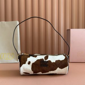 p700💋💋💋【Premium Genuine Leather】Adventure Nappa Calfskin Tote Bag / Dimensions: W22×H9×D9cm Item No._5BG851