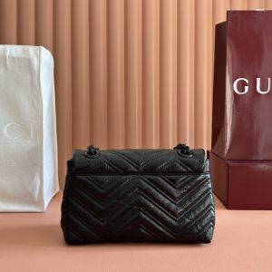 Alternative view of p850💋💋💋【Original Factory Packaging with Full Counter Set】This iconic GG Marmont series handbag is meticulously crafted from exceptionally soft calf leather, adorned with double G-shaped hardware, and features a multi-faceted chain shoulder strap. The entire bag structure is soft and refined.Black quilted V-shaped nappa leather with tonal enamel hardware. Black rayon lining. Double G interior: 1 open pocket. Sliding chain shoulder strap: 23.5cm - 45cm. Magnetic snap closure. Model: 855371.Dimensions: 23 cm (W) x 17 cm (H) x 9 cm (D) Weight: Approx. 0.75 kg Color: Black/Soft Leather.