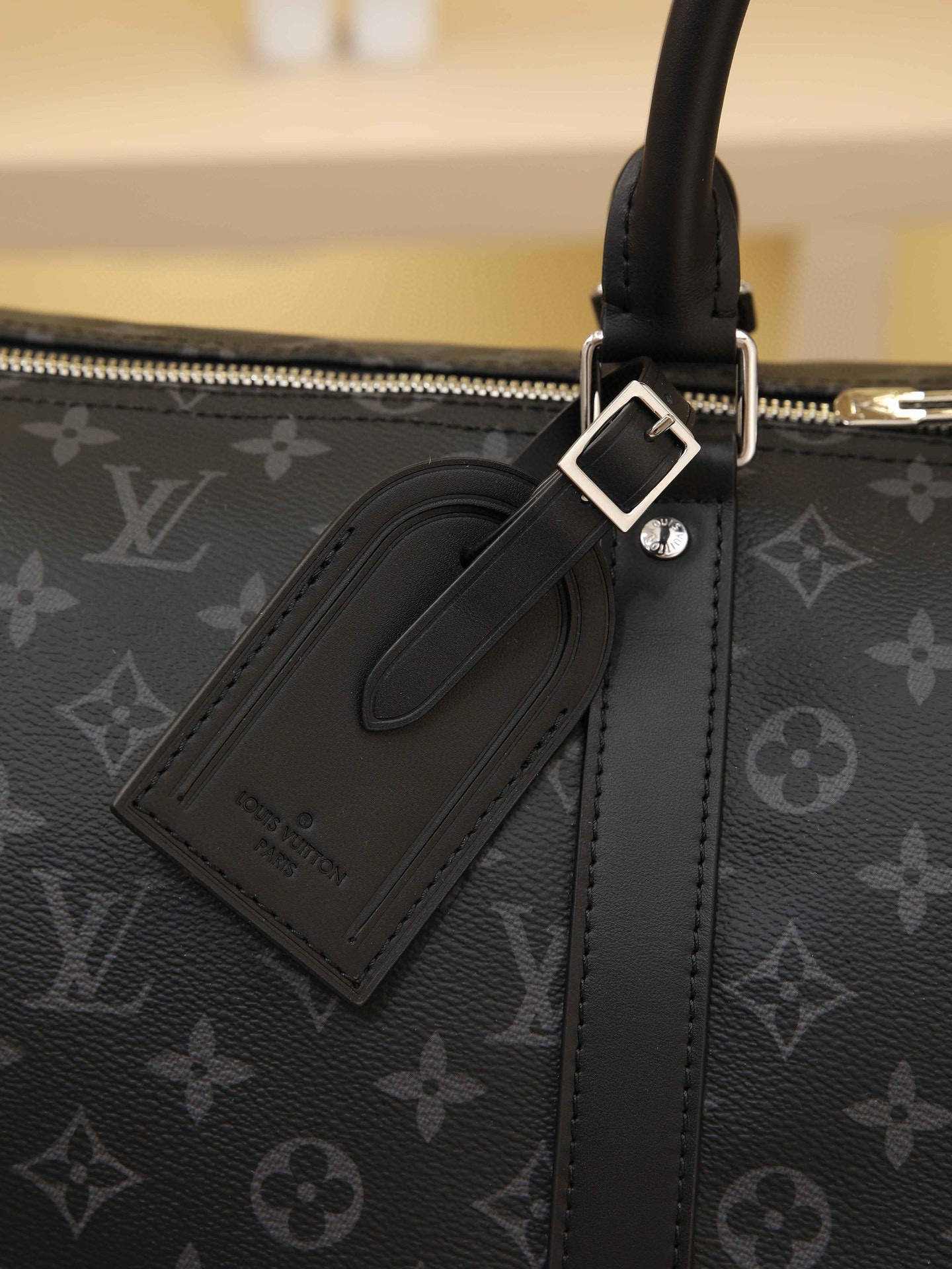 Black Floral Spacious capacity, versatile use. Durable and reliable. Stylish yet mature and steady. Features secure dual zippers and a padlock, making it ideal for business or leisure. Dimensions: 55 × 31 × 26 cm - Image 6